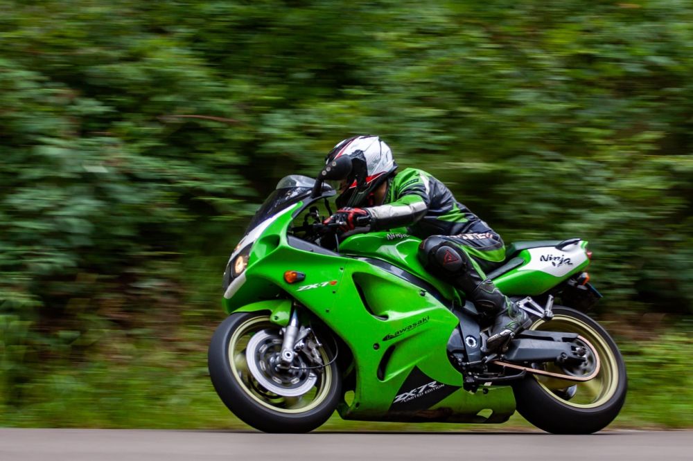 Kawasaki motorcykel: Kraft, kontroll och körglädje